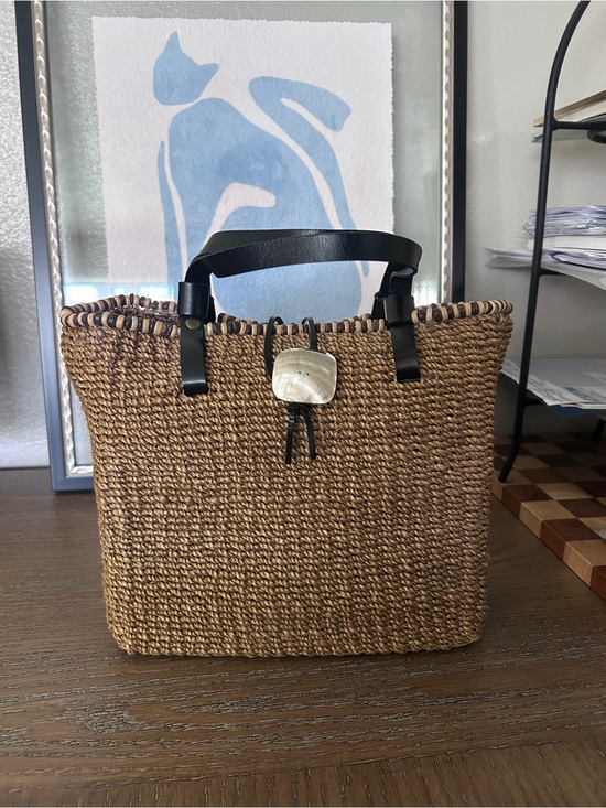 Vintage Handbags - Vintage- Sea Grass Basket Bag with Black Leather Handles + Shell Closure